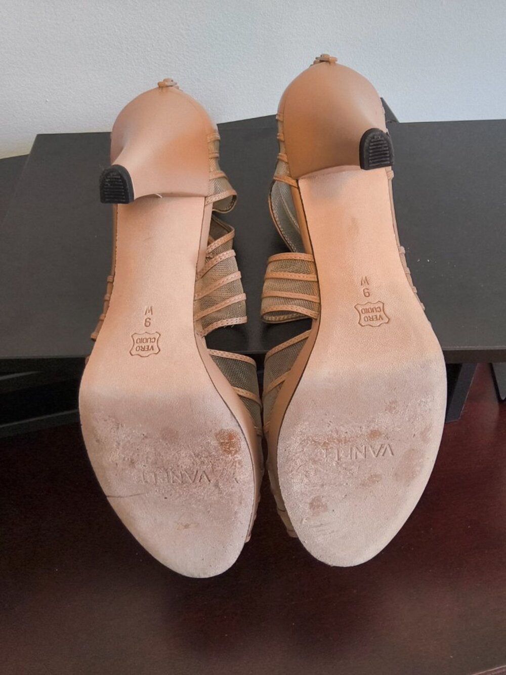 Vaneli size 9W Nude Heels with box - Picture 3 of 6
